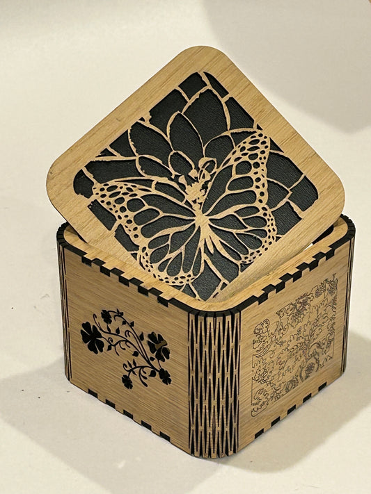 Small keepsake box for jewelry